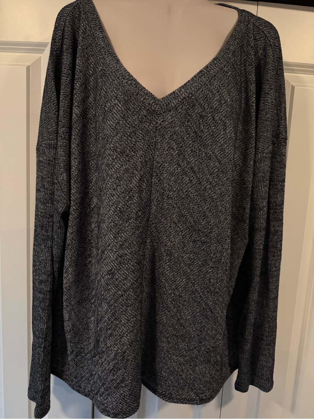 Gap black v neck lightweight sweater xxl 2x